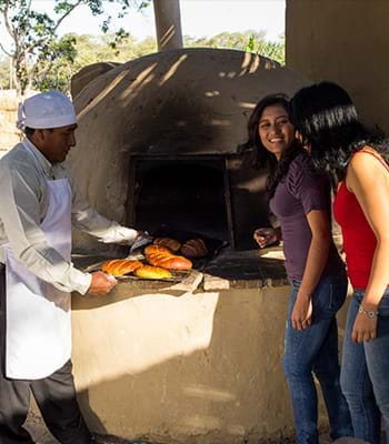 Restaurantes de la campiña Moche en la Huaca del Sol y de la Luna